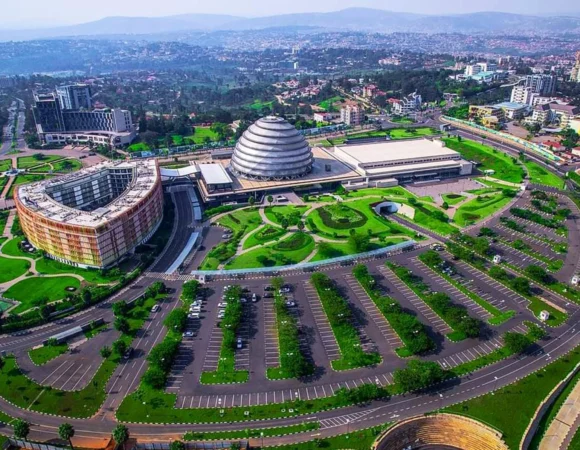 LAND OF SILVER BACK : 7 NIGHTS / 8 DAYS